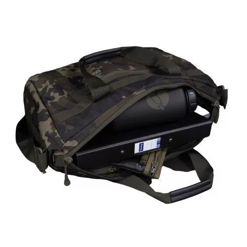 Korda Compac Messenger Bag Dark Kamo prémium Korda horgásztermék.