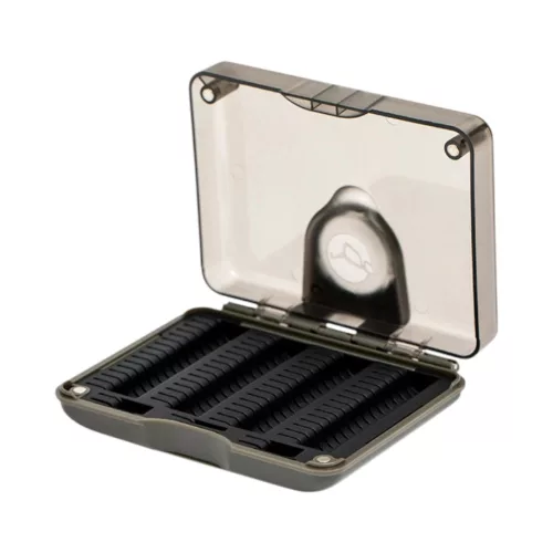 Korda Tackle Box Hook Safe prémium Korda horgásztermék.