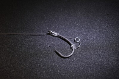 ROK J-RIG Curve Shank - előkötött horog  4 - 0,40mm