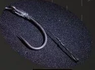 ROK SH-RIG Wide Gape Barbless -  előkötött szakáll nélküli horog  2 - 0,40mm - CarpHunter